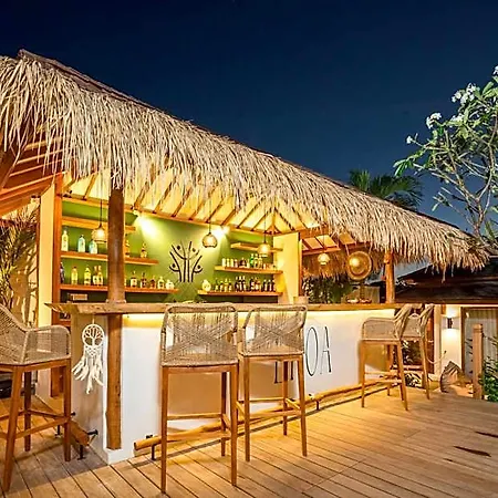 Ehoa Nyanyi Beach Boutique Hotel - In Front Of Entrance To Nuanu